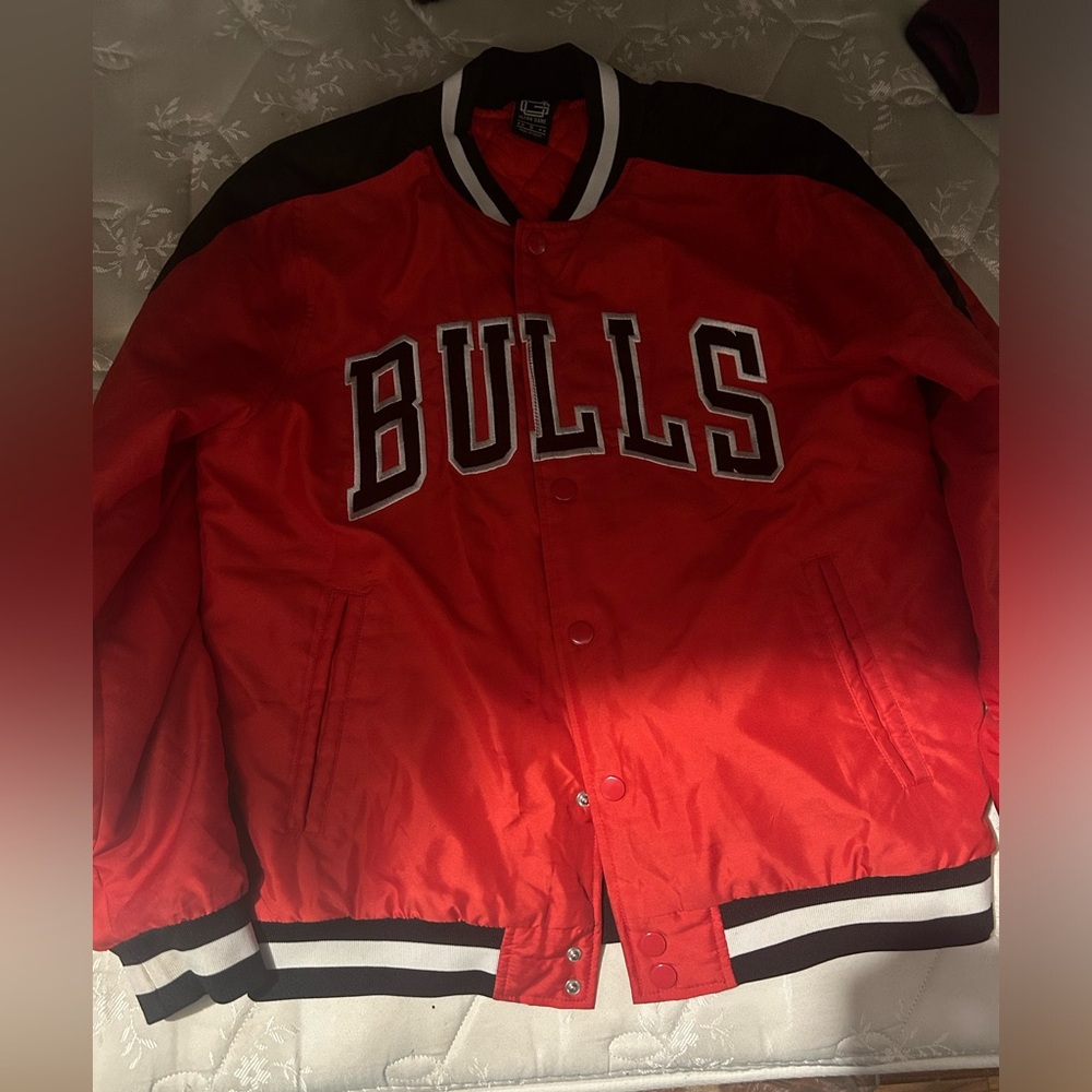 Bulls jacket small